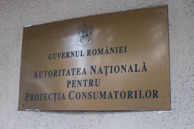 NEWS.ro: Comisarii ANPC au verificat, în luna decembrie, peste 6.700 de operatori economici şi au dat amenzi de 32 de milioane de lei / Activitatea a 80 de operatori economici, suspendată temporar