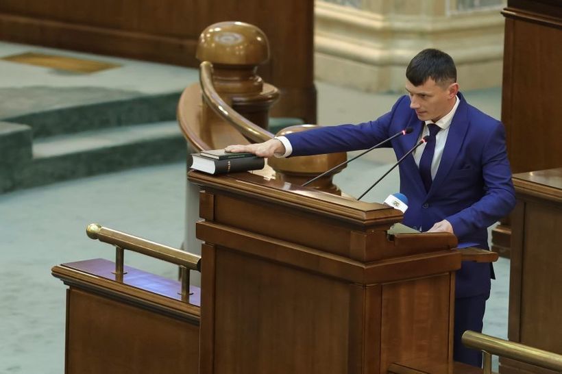 NEWS.ro: Completul de 5 judecători al ICCJ, aşteptat să se pronunţe în cazul senatorului Paul Ciprian Pintea, care a făcut apel la decizia de condamnare pentru conducere fără permis/ Ulterior, Pintea a fost prins din nou la volan