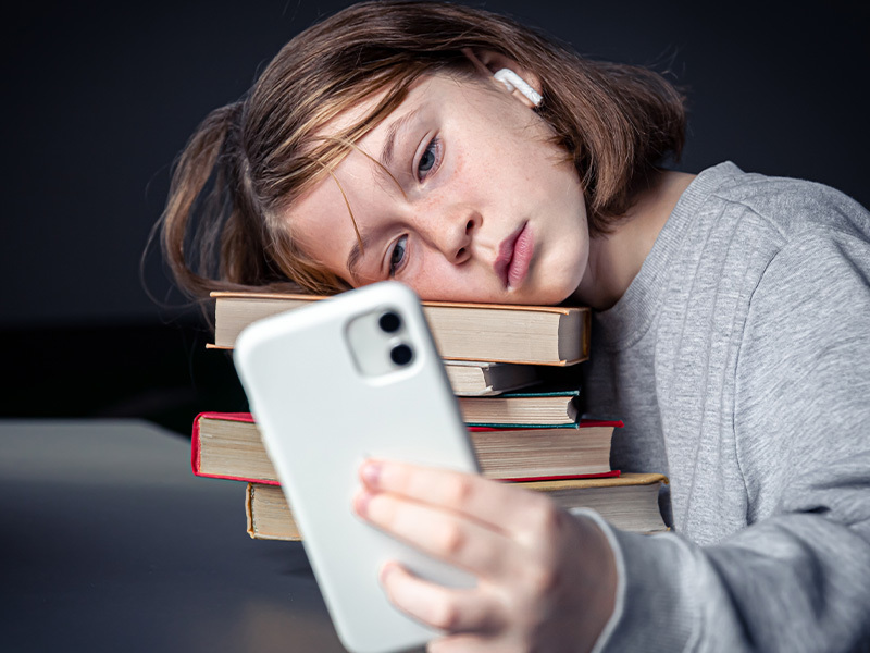 NEWS.ro: Copiii născuţi după 2010 au un alt creier? Cum schimbă tehnologia dezvoltarea neurocerebrală şi ce poţi face ca părinte (P)