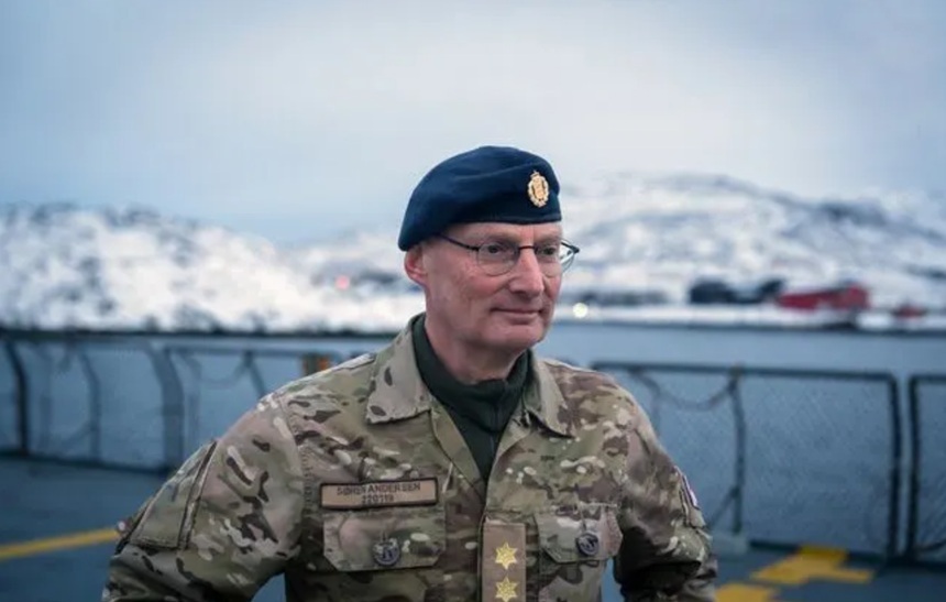 NEWS.ro: Danemarca invită SUA să participe la exerciţii militare în Groenlanda, ”în legătură cu Rusia”. Comandantul Comandamentului Arctic danez, generalul Søren Andersen, anunţă că exerciţiul ”Arctic Endurance” urmează să se desfăşoare de-a lungul lui 2026, poate