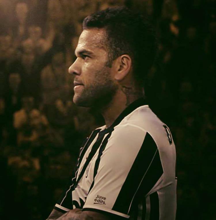 NEWS.ro: Dani Alves a devenit coproprietar al clubului SC Sao Joao de Ver, din Divizia a III-a portugheză