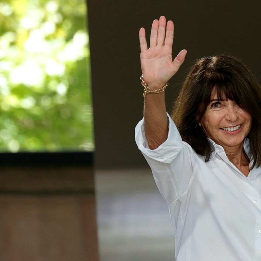 NEWS.ro: Designerul Hermès, Véronique Nichanian, îşi încheie mandatul după 37 de ani, cu ultimul show de modă masculină la Paris