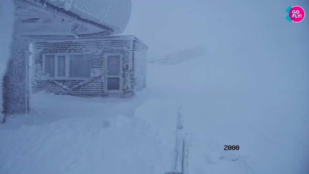 NEWS.ro: Domeniul schiabil al staţiunii Sinaia este închis, sâmbătă. Administratorii acestuia anunţă că telescaunele nu au fost pornite şi nu se vând cartele de tip schi-pass