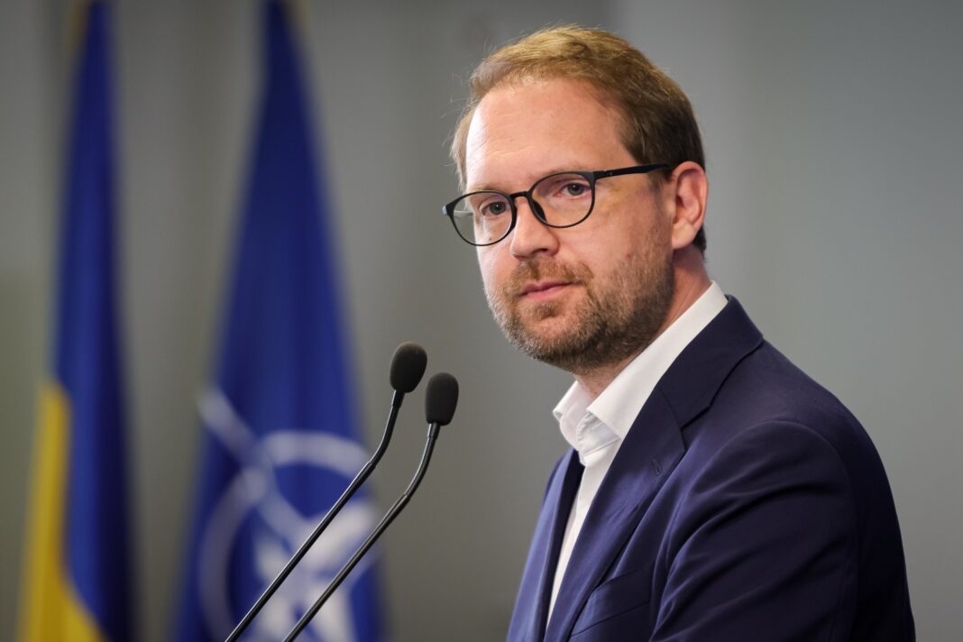 NEWS.ro: Dominic Fritz, atac la ANI: Se ocupă de nimicuri în loc să se ocupe cu situaţii reale de conflicte de interese/ În cazul viceprimarului Paula Romocean, e o interpretare abuzivă, răutăcioasă a legii şi bate la ochi