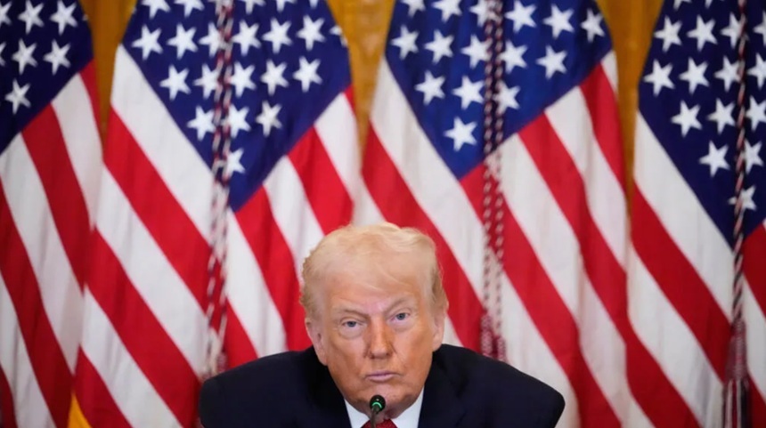 NEWS.ro: Donald Trump anunţă că impune taxe vamale de până la 25% Danemarcei, Norvegiei, Suediei, Franţei, Germaniei, Regatului Unit, Olandei şi Finlandei, în două etape, ”până la vânzarea totală a Groenlandei”, în care fac un ”joc periculos”