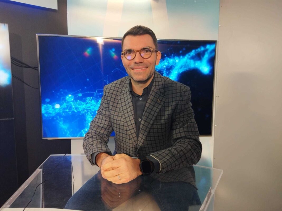 NEWS.ro: Dr. Bogdan Pascu, endocrinolog pediatru: Sunt din ce în ce mai mulţi copii şi părinţi îngrijoraţi de statura joasă. Deja la 7-8 ani sunt copii care vin şi îmi spun că sunt cei mai scunzi din clasă