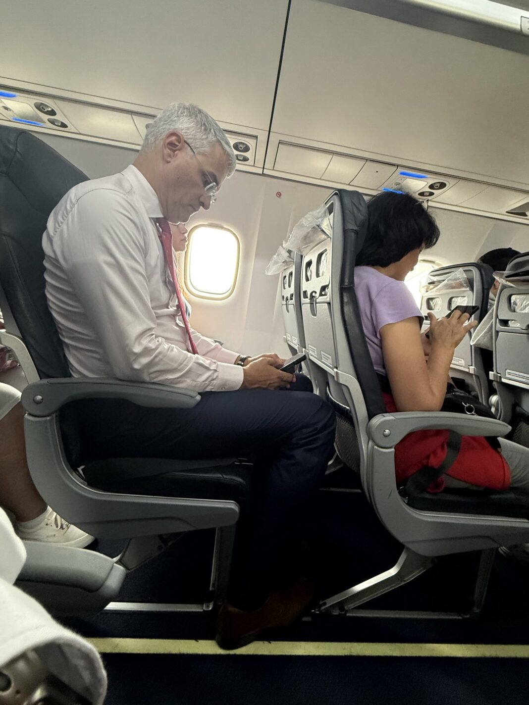 NEWS.ro: Dragoş Pîslaru: Începând de astăzi, toate cheltuielile cu deplasările externe ale ministrului Investiţiilor şi Proiectelor Europene sunt publice pe site/ E uşor să fii transparent atunci când n-ai absolut nimic de ascuns