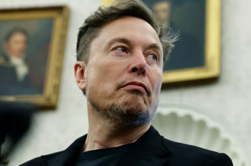 NEWS.ro: Elon Musk promite reţea extinsă de robotaxiuri Tesla în SUA, până la finalul anului 2026