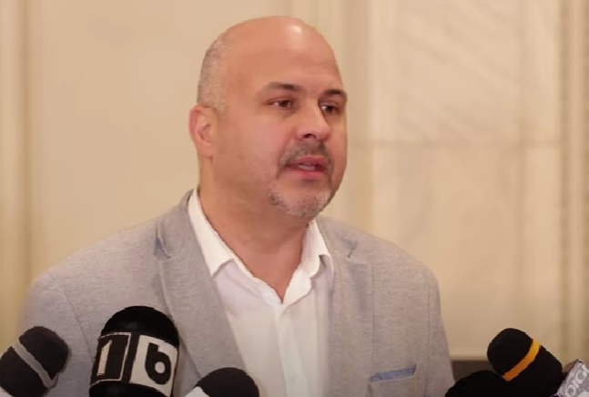 NEWS.ro: Emanuel Ungureanu (USR), după moartea tânărului de 25 de ani la Spitalul Judeţean de Urgenţă Buzău: Domnul Rogobete este pesedist, înainte de a fi ministru al Sănătăţii, lucru pe care îl ştim cu toţii