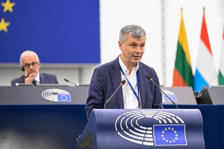 NEWS.ro: Europarlamentarul PNL Virgil Popescu: Fără interconectări reale, fără reţele moderne şi fără investiţii accelerate, piaţa unică a energiei rămâne doar un concept