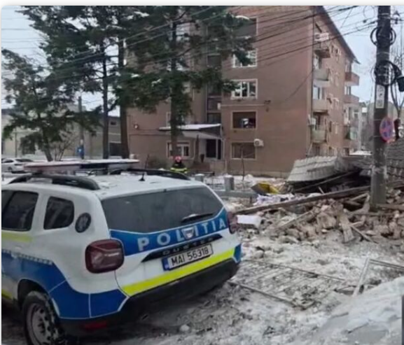 NEWS.ro: Explozie la Poliţia Lugoj: Au fost chemaţi specialiştii INSEMEX/ Sunt suspiciuni că ar exista o pungă de gaz în subteran/ 31 de oameni au fost evacuaţi