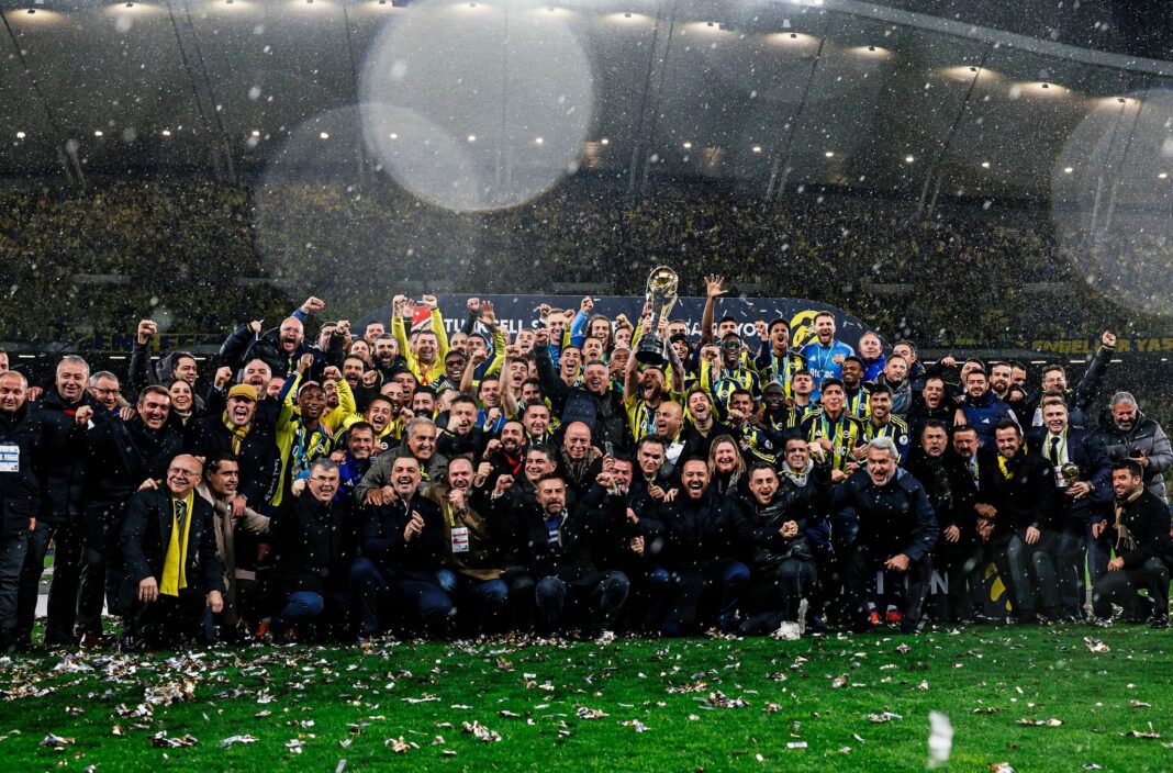 NEWS.ro: Fenerbahce a învins Galatasaray şi este supercampioana Turciei