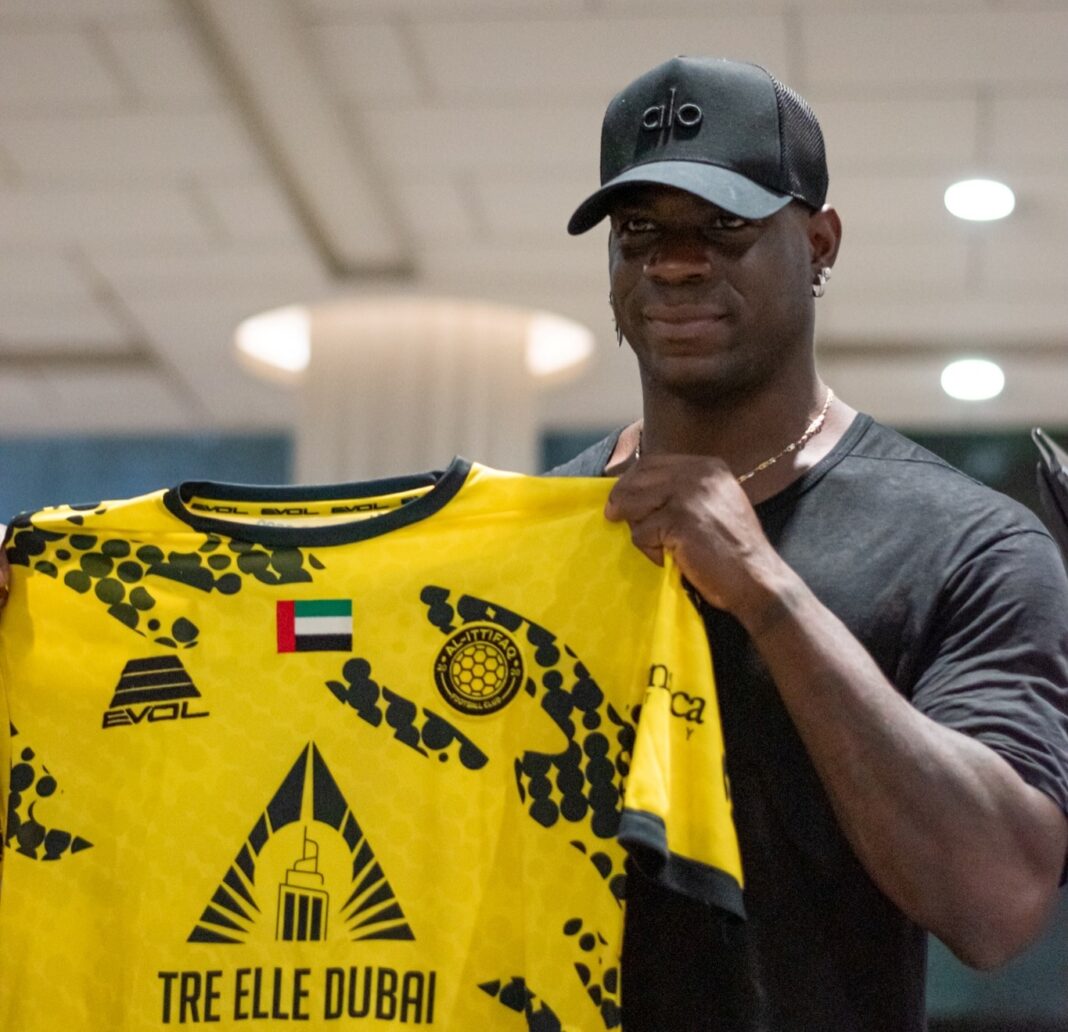 NEWS.ro: Fotbal: La 35 de ani Mario Balotelli a semnat în liga secundă din Emirate - VIDEO