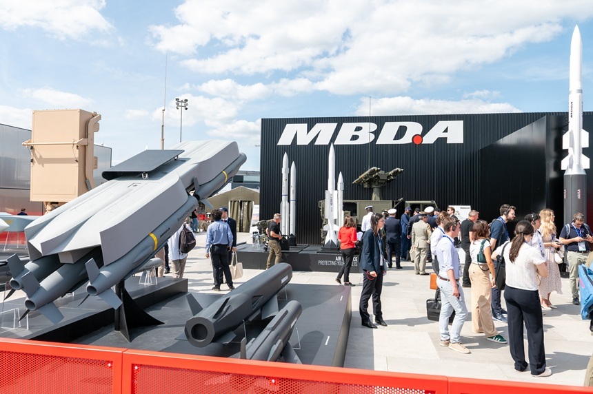 NEWS.ro: Franţa comandă primele drone kamikaze cu rază lungă de acţiune de la MBDA şi Aviation Design, într-un efort de accelerare a producţiei interne de drone