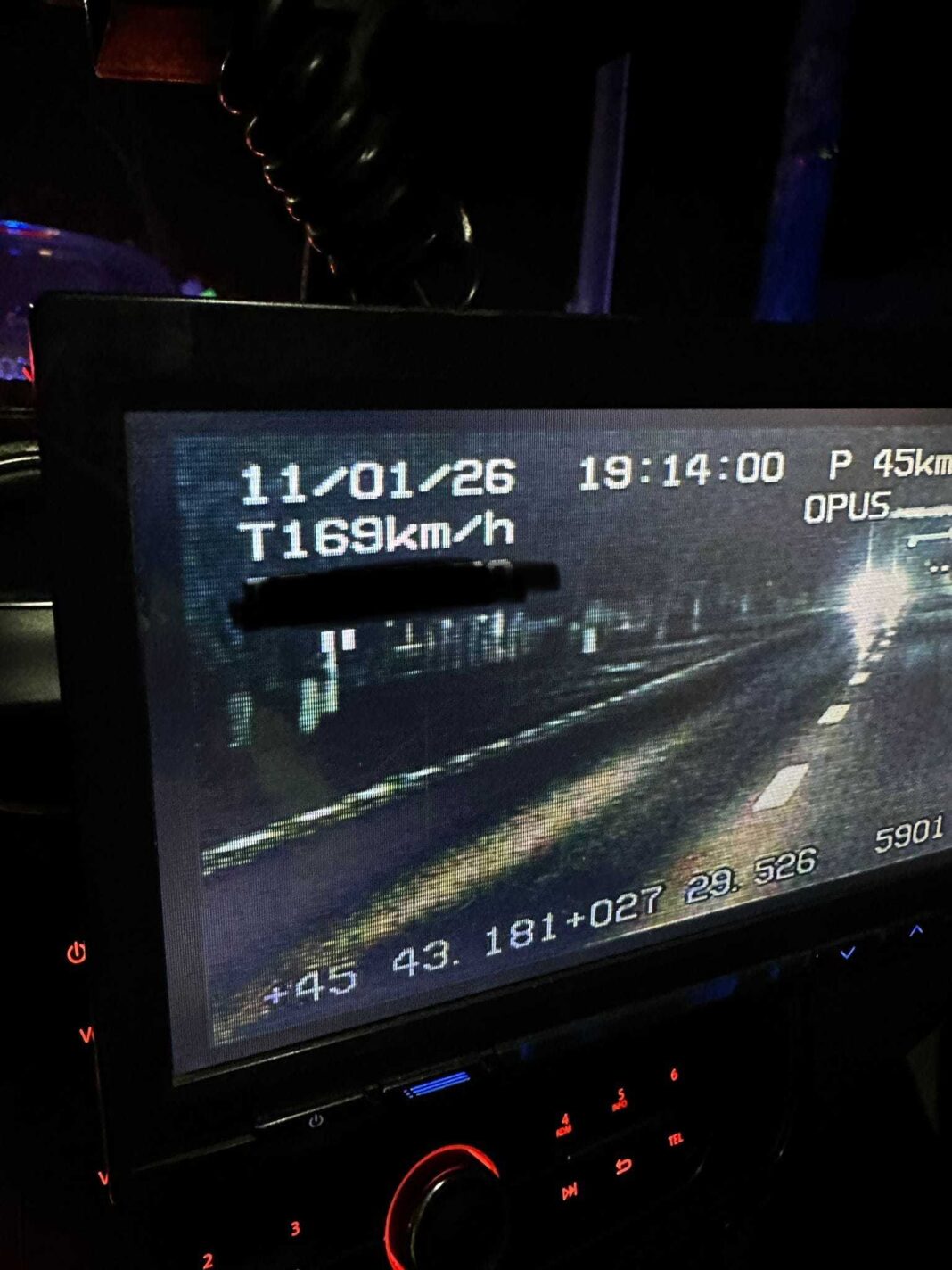 NEWS.ro: Galaţi: Tânăr de 26 de ani, prins când circula cu 169 km/h în localitate, pentru a doua oară în ultimele şase luni / I s-a reţinut ppermisul, dar a doua zi a fost din nou depistat la volan / Este cercetat penal
