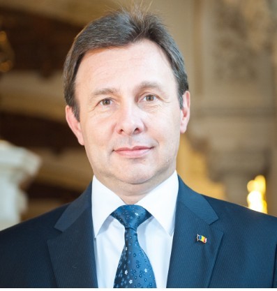 NEWS.ro: Generalul Mihai Şomordolea, secretarul CSAT, eliberat din funcţia de consilier de stat şi trecut în rezervă de preşedintele Nicuşor Dan  / Sorin Cîrstea, numit consilier de stat şi secretar al CSAT, prin decret