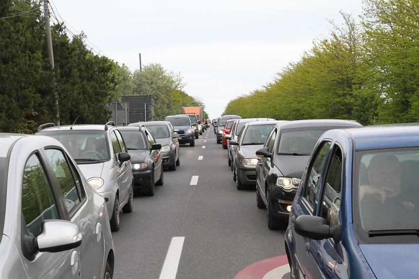 NEWS.ro: Guvernul explică de ce cresc impozitele pentru autovehiculele hibrid şi din ce cauză acestea sunt diferenţiate, în funcţie de emisiile de dioxid de carbon