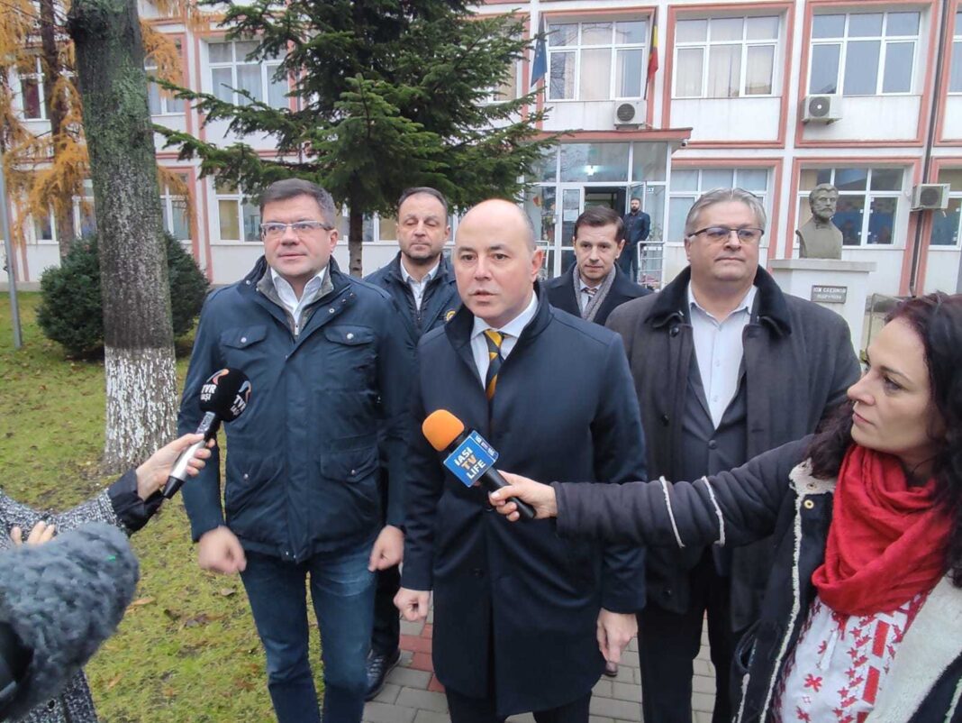 NEWS.ro: Guvernul României a aprobat indicatorii tehnico-economici aferenţi drumului de conectivitate între A8 şi DN28, cunoscut şi ca varianta de ocolire Podu Iloaiei / Valoarea totală a investiţiei este de aproximativ 138,9 milioane lei