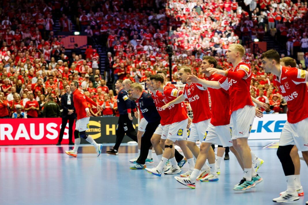 NEWS.ro: Handbal masculin: Danemarca – Islanda şi Germania - Croaţia, în semifinalele Campionatului European