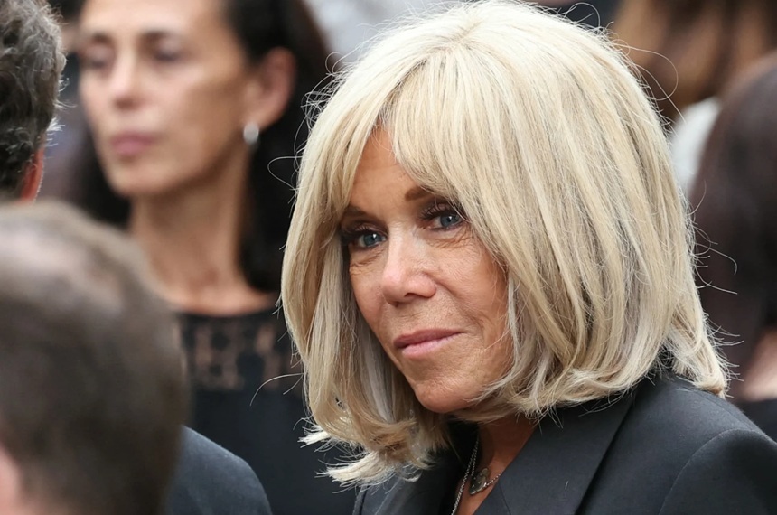 NEWS.ro: Hărţuitorii cibernetici ai lui Brigitte Macron, condamnaţi la până la şase luni de închisoare