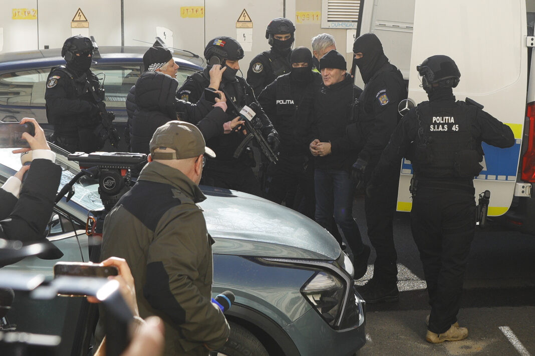 NEWS.ro: Instanţa supremă, aşteptată să decidă dacă Horaţiu Potra, fiul şi fratele său rămân în arest/ Hotărârea privind menţinerea arestării preventive luată de CAB a fost contestată de cei trei la ICCJ