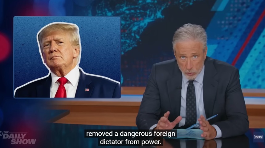NEWS.ro: Jon Stewart l-a satirizat pe Trump pentru obsesia sa pentru petrol în timpul conflictului din Venezuela: „Este primul tău război?”/ VIDEO