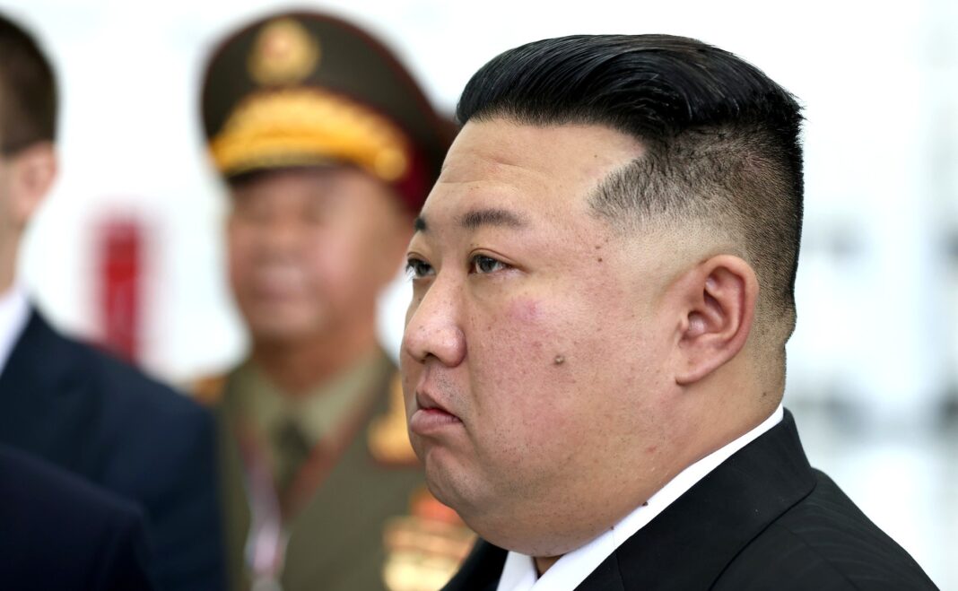 NEWS.ro: Kim Jong Un l-a demis „pe loc” pe viceprim-ministrul său în timp ce inspecta un complex industrial
