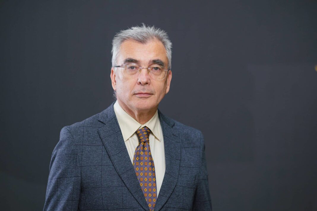 NEWS.ro: Liderul senatorilor AUR, Petrişor Peiu: Guvernul Bolojan minte cu cifrele oficiale şi vinde românilor o falsă stabilitate economică