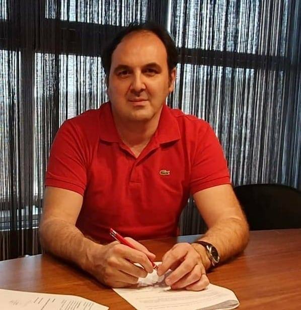 NEWS.ro: Liderul sindicatului profesorilor ieşeni, despre huiduielile de Ziua Unirii Principatelor: Nu este reprezentativ pentru Iaşi ce s-a întâmplat. Dovada stă în autocarele prezente în zona Mitropoliei/ Critici şi la adresa preşedintelui