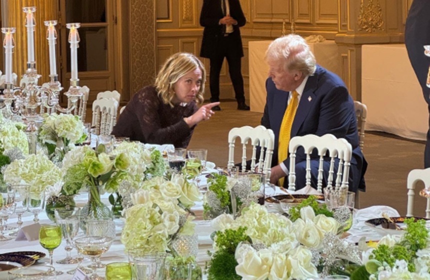 NEWS.ro: Meloni anunţă la Seul că a vorbit cu Trump şi denunţă o ”greşeală” în impunerea unor taxe vamale unor ţări europene, între care Italia nu se află, până la vânzarea Groenlandei. Ea minimalizează conflictul şi anunţă că a discutat cu Rutte şi că NATO lucrea