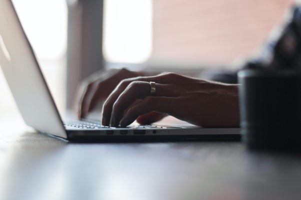 NEWS.ro: Ministrul Economiei: Există probleme reale cu funcţionarea ghişeul.ro în aceste zile / Conducerea Autorităţii pentru Digitalizarea României, convocată / Irineu Darău: A trecut vremea cheltuirii de bani mulţi pentru aplicaţii care nu funcţionează