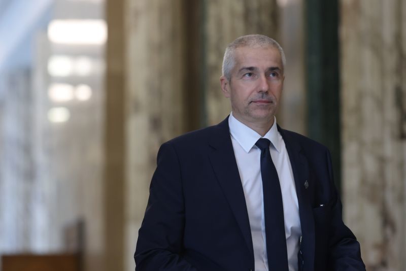 NEWS.ro: Ministrul Justiţiei, acuzat de plagiat - Bolojan: Înţeleg că există contestaţii depuse la Comisia de Etică a Universităţii din Craiova, acolo unde dânsul are doctoratul, şi practic această comisie va trebui să ia o decizie