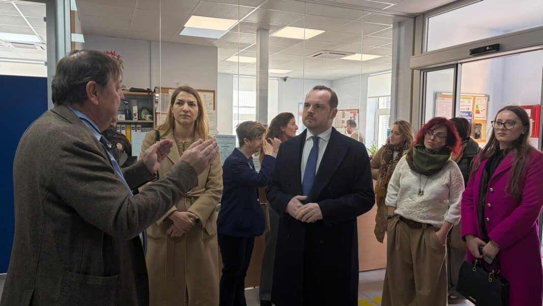 NEWS.ro: Ministrul Sănătăţii, după vizita la Centrul de Sănătate Mintală din Madrid: Nu voi mai accepta strategii pompoase, făcute de „experţi” care nu cunosc realitatea din teren / Sunt convins că şi în România putem construi astfel de centre