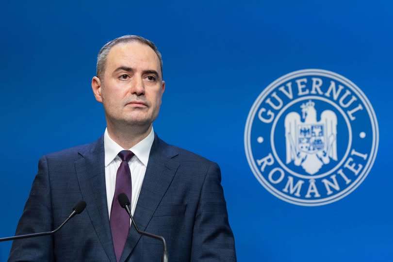 NEWS.ro: Nazare: Proiecţia de creştere este în jur de 1% pentru 2026, PIB-ul prognozat este 2.045 de miliarde. În privinţa ţintei de deficit, aceasta este spre 6%, este în discuţie