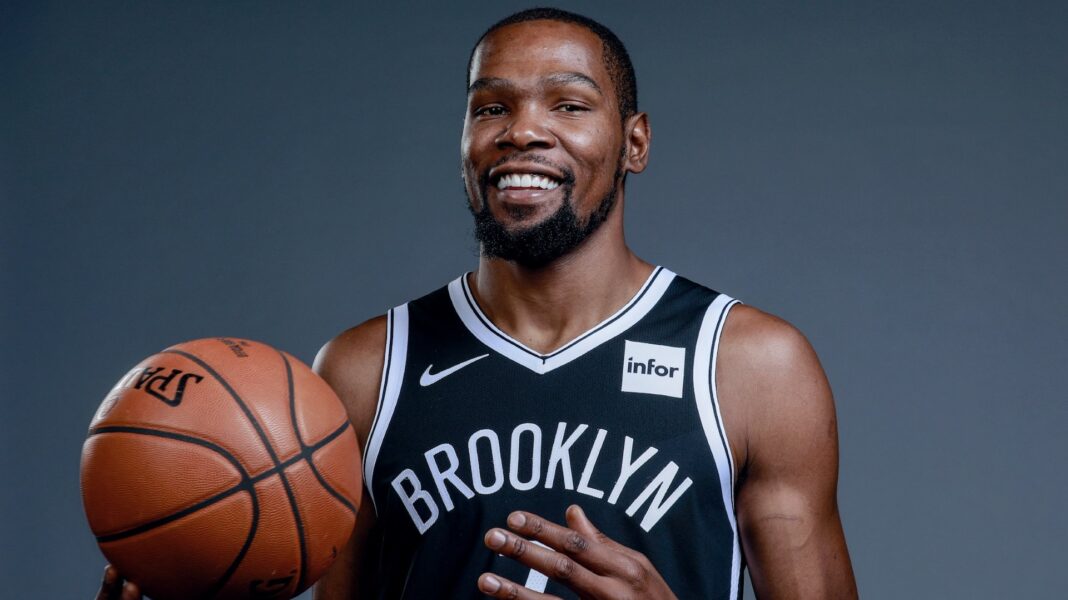 NEWS.ro: NBA: Kevin Durant l-a depăşit pe Wilt Chamberlain. Ce performanţă a reuşit
