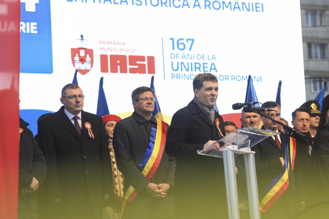 NEWS.ro: Nicuşor Dan, despre huiduielile de la Iaşi: Nu trăim vremuri uşoare, dar sunt momente în care, dacă putem, trebuie să ne bucurăm, iar, dacă nu putem să ne bucurăm, şi asta e normal, atunci să respectăm