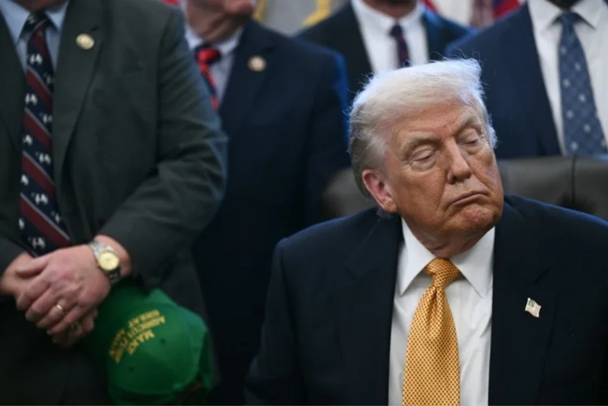 NEWS.ro: Opozanta venezueleană Maria Corina Machado, laureata Premiului Nobel pentru Pace în 2025, primită la masă de Trump, după o ”conversaţie lungă” cu Delcy Rodriguez, o ”persoană formidabilă”. Al şaselea petrolier confiscat. Prima vânzare de petrol venezuelea