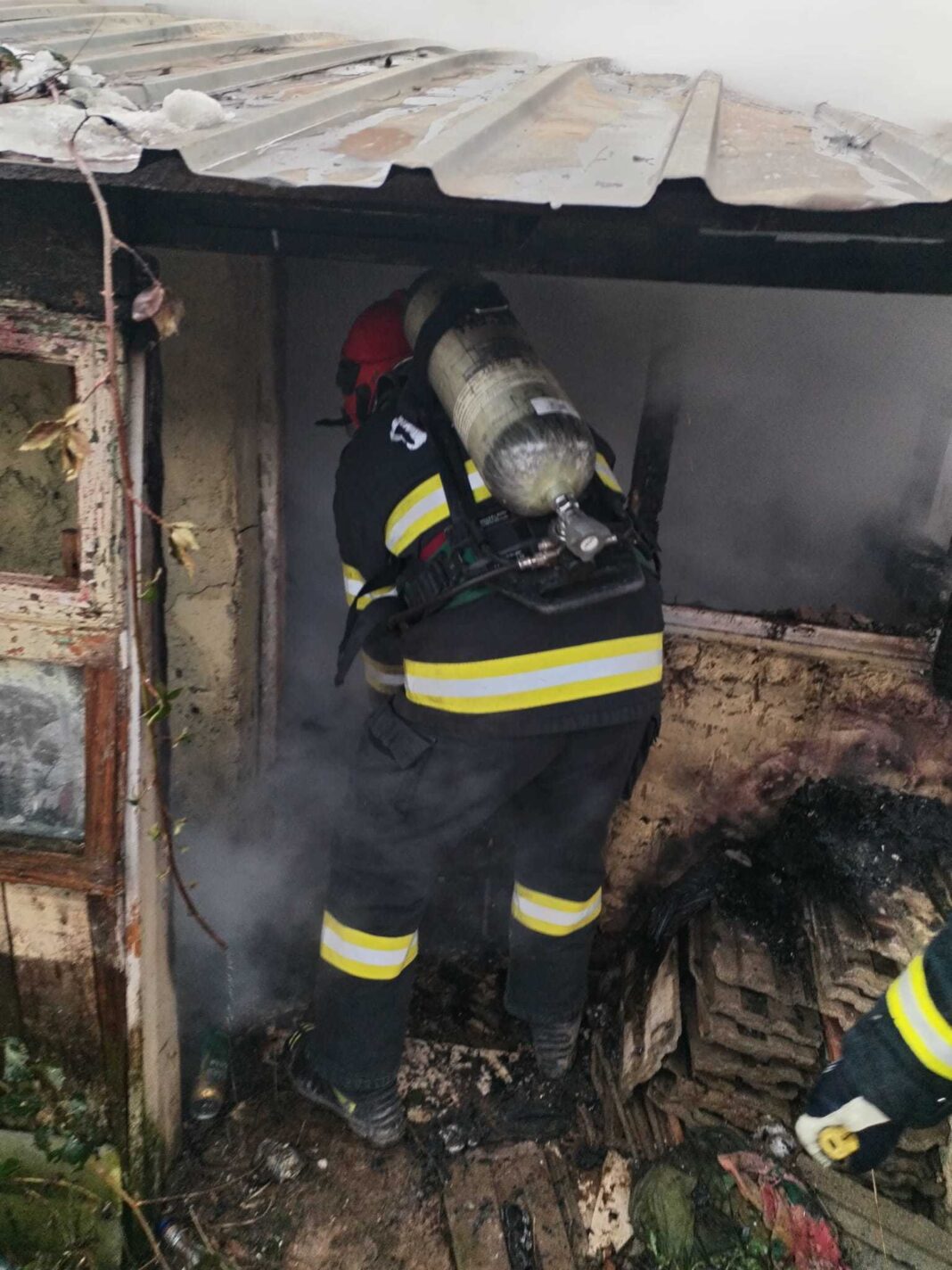 NEWS.ro: Persoană găsită moartă într-o locuinţă cuprinsă de un incendiu, la Craiova