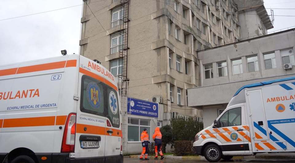 NEWS.ro: PNL Argeş cere demisia prefectului Ioana Făcăleaţă, după ce a fost acuzată de pacienţi că ar fi intrat „peste rând” la consult în Spitalul Judeţean de Urgenţă Piteşti / Prefectul afirmă că a mers la spital în control