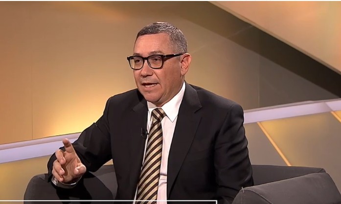 NEWS.ro: Ponta: Dacă m-aş duce din nou în PSD, le-aş zice, măi, nu se poate să staţi în chestia asta, în care să vă certaţi toată ziua, să vă daţi în cap / Îmbârligatul ăsta duce la o guvernare total incoerentă. Umpli în fiecare zi bagajul de voturi al AUR