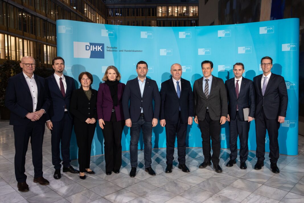 NEWS.ro: Premierul Ilie Bolojan, întâlnire cu Dr Volker Treier, Chief Executive Foreign Trade and Global Network, în cadrul vizitei oficiale pe care o desfăşoară în Germania