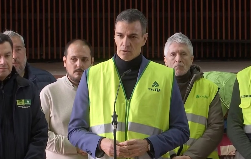 NEWS.ro: Premierul spaniol Pedro Sanchez decretează trei zile de doliu naţional şi promite o ”transparenţă absolută” după drama din Andaluzia