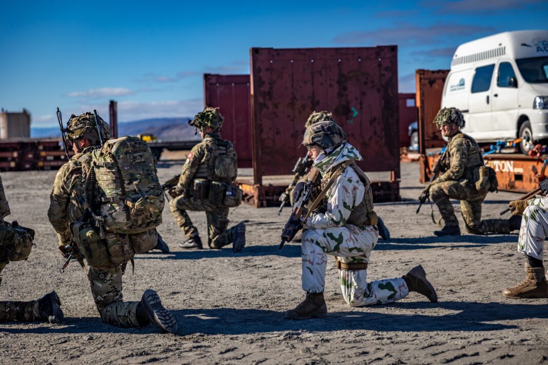 NEWS.ro: Presiunea exercitată de Trump asupra Groenlandei determină NATO să caute soluţii pentru securitatea Arcticii şi supravieţuirea alianţei