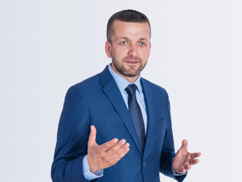 NEWS.ro: Primarul municipiului Oradea, Florin Birta, răspunde atacurilor din PSD la adresa lui Bolojan: Diferenta dintre Oradea şi Craiova în ceea ce priveşte sistemul de termoficare. Aceeaşi muzică, dar rezultate diferite