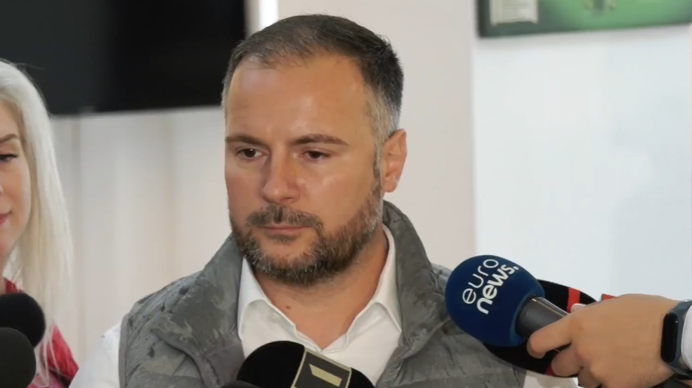 NEWS.ro: Primarul Sectorului 2, Rareş Hopincă: Bâlbâiala Direcţiei Generale de Impozite şi Taxe Sector 2, care a afişat sume diferite de plată pentru contribuabili, este inacceptabilă / Am cerut cercetarea disciplinară a celor responsabili