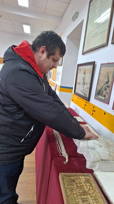 NEWS.ro: Primul muzeu pentru nevăzători a fost inaugurat în Bucureşti