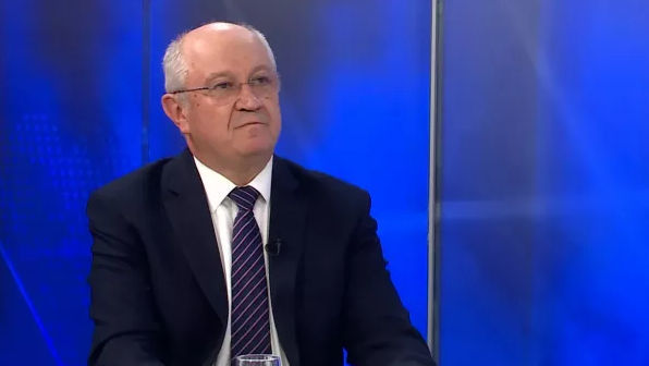 NEWS.ro: R. Moldova - Premierul Alexandru Munteanu, întrebat despre unirea cu România: Ca o decizie personală, aş vota ”pentru”. Ca prim-ministru, trebuie să îndeplinesc voinţa majorităţii populaţiei, care a decis că obiectivul nostru e integrarea europeană-VIDEO