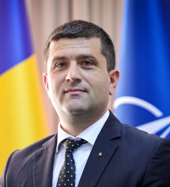 NEWS.ro: Radu Miruţă: Apărare împotriva pericolului care vine din Rusia se întâmplă pe tot flancul estic/ Există şi în România o astfel de apărare, care se îmbunătăţeşte în fiecare zi/ În strategia României, Rusia rămâne un principal pericol