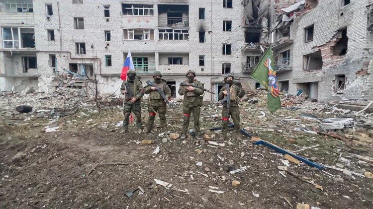 NEWS.ro: Războiul din Ucraina: Kievul asigură că loveşte doar „ţinte militare” după un atac mortal în zona ocupată