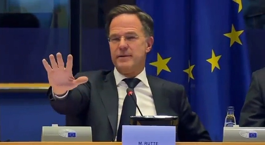 NEWS.ro: Rutte subliniază, în Parlamentul European, că Europa nu se poate apăra fără ajutorul SUA, ”garantul ultim al libertăţii” europene. ”Dacă cineva încă mai crede, aici, că Uniunea Europeană sau Europa în ansamblul său se pot apăra fără SUA, să continue să vi